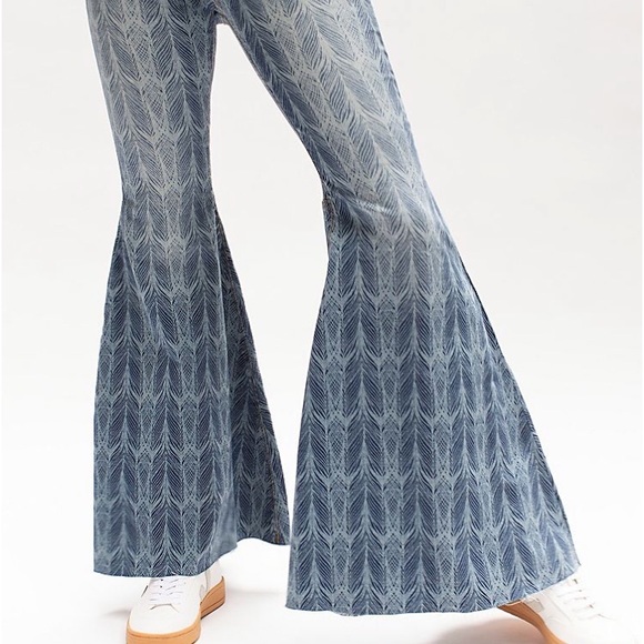 Free People Just Float On Printed Flare Jeans - Picture 4 of 8